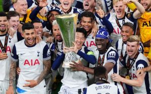 Soi Kèo Tottenham - Khi Gà Trống Cất Tiếng Trên Sàn Cá Cược
