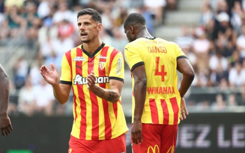 Sân nhà/ sân khách ảnh hưởng đến khả năng soi kèo Lens